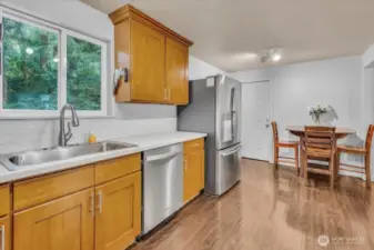 Kitchen w/dining area