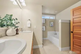 Primary Full Bath with double sink and tub