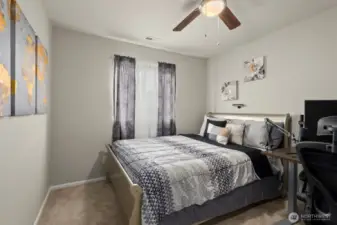 Bedroom 3–that‘s a queen bed and a full-size desk off to the right.