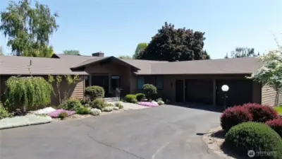 Oversized garage