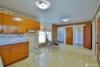 Large Kitchen Facing West