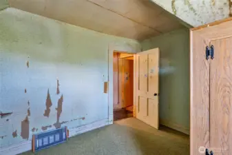 Upper Bedroom North