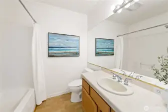 Full bath attached to Jr. Primary