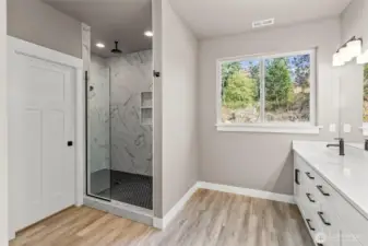 Primary En Suite