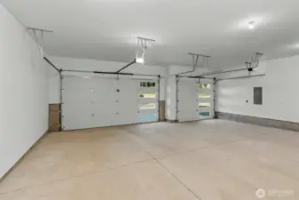 3-Car Garage