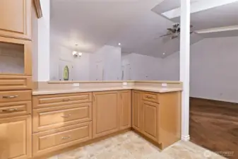 Cabinets full of pull-outs and nifty storage solutions.