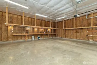 Oooh!!!  This garage is the BOMB! So much storage and work space! You could have ALL of your projects here!
