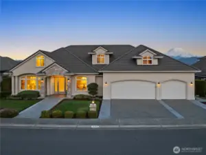 Welcome to 15423 136th Ave E