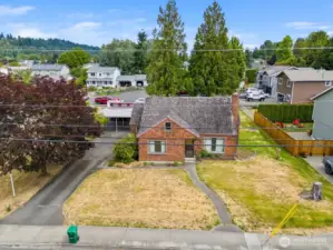 Large corner lot Subdividable