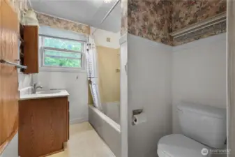Full bath on main