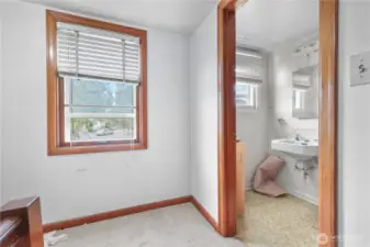 1/2 bath upstairs