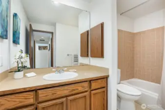 Full guest bath
