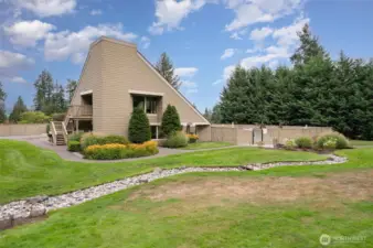 Community club house next to the pool. Low dues cover this and the landscaping