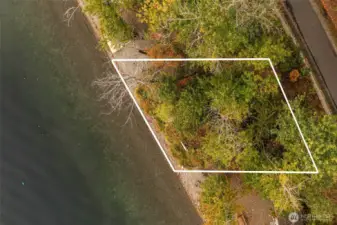 Lot lines approximate. See survey in supplements.