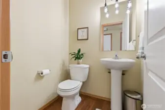 1/2 bath downstairs